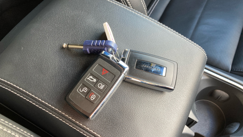 Jaguar E-Pace 1.5 P300e R-Dynamic SE 5dr Auto Estate